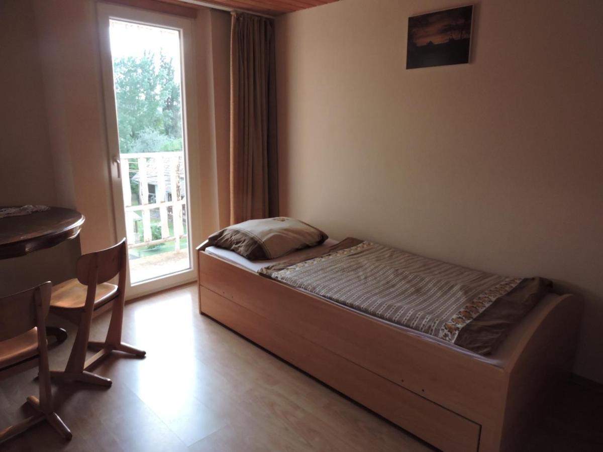 Appartamento Grosses Ferienhaus Plattensee Balaton - Nyaralo Haz 6 Szobaval, 5 Fuerdoszobaval, 3000 Nm Szolad Esterno foto